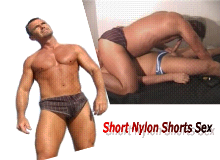 Video 103 : 69 er Sucking Action in skimpy short Shorts