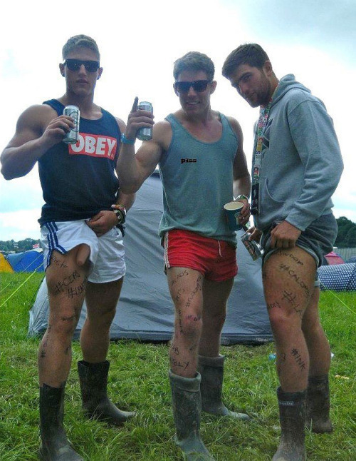 sexboy15:
“ superblackwidow150:
“ wellingtongay:
“Hey boys
”
Get those shorts messy
”
The one in grey is fucking hot
”